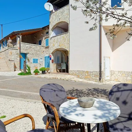 Ana-rapavel 公寓 *