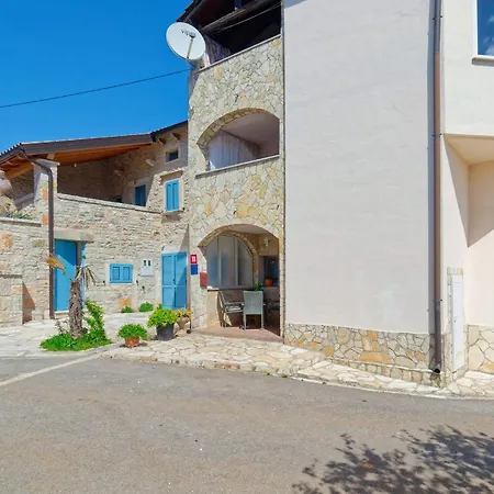 Ana-rapavel Višnjan