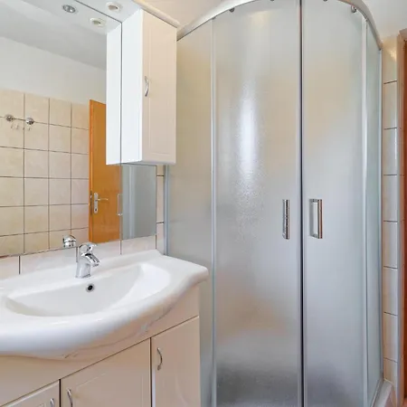 Ana-rapavel Apartamento *